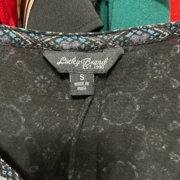 LUCKY BRAND Blue Floral Print V-Neck Button Front Top Size Small - "Linnie" - Picture 12 of 12